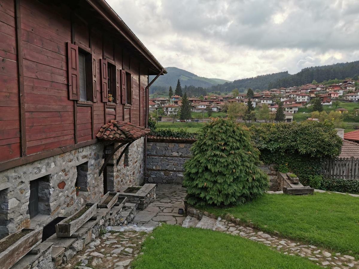 Hadji Neikovi Guest Houses Копривштица Экстерьер фото